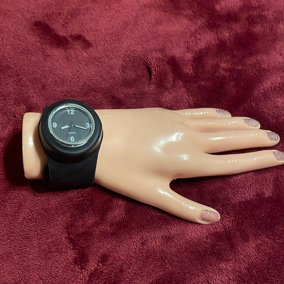 Cotton On black slap magnetic closure Watch. New battery installed. # 220617 - Picture 1 of 6